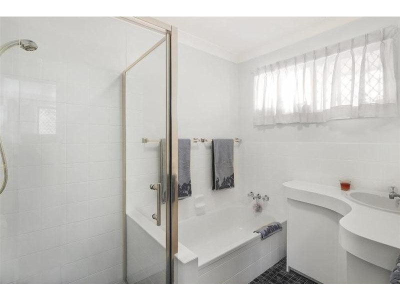 1 Cassia Court, Palm Beach QLD 4221