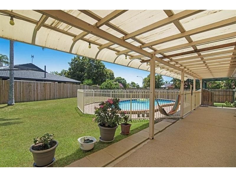 1 Cassia Court, Palm Beach QLD 4221