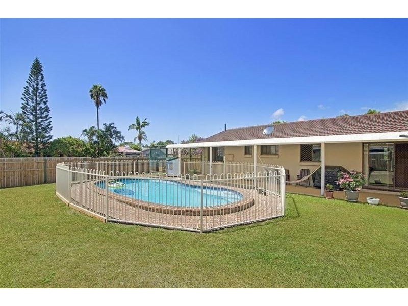 1 Cassia Court, Palm Beach QLD 4221