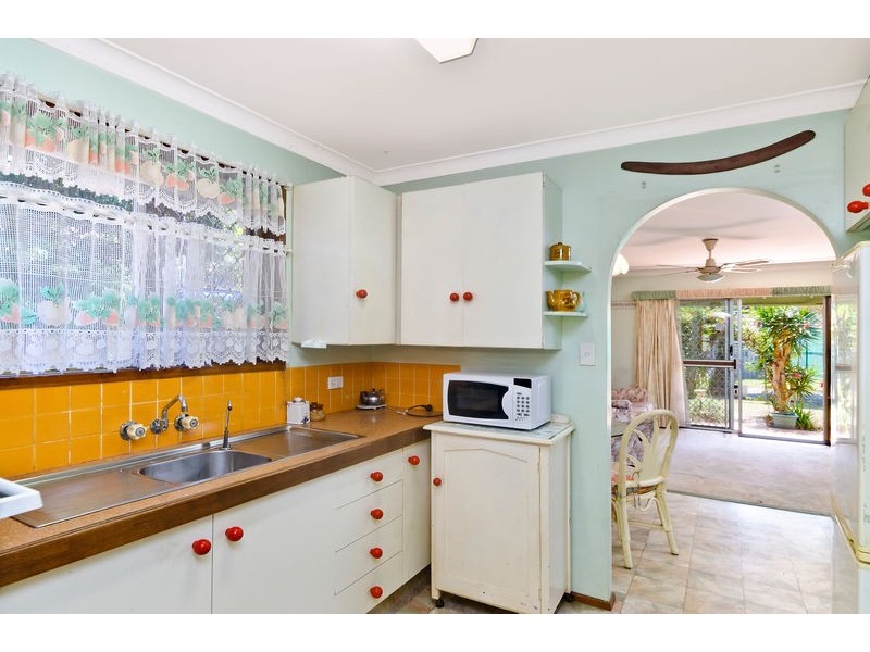 2/14 Leyte Avenue, Palm Beach QLD 4221