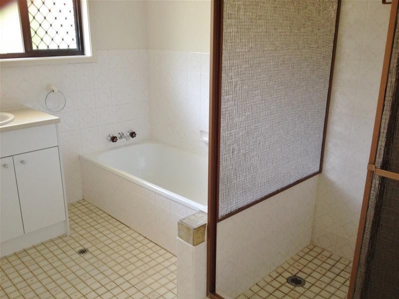 126 Burleigh Street, Burleigh Waters QLD 4220