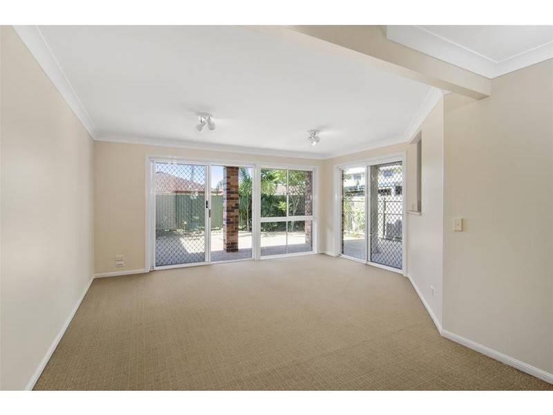 2/46 Tallebudgera Drive, Palm Beach QLD 4221