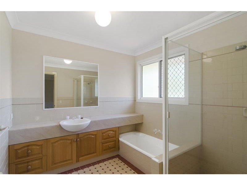 2/46 Tallebudgera Drive, Palm Beach QLD 4221