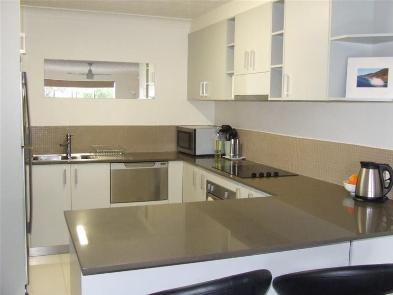 4/11 Nalla Court, Palm Beach QLD 4221