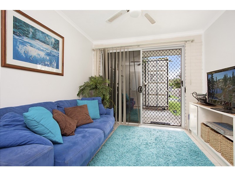 9 Kalmia Court, Elanora QLD 4221