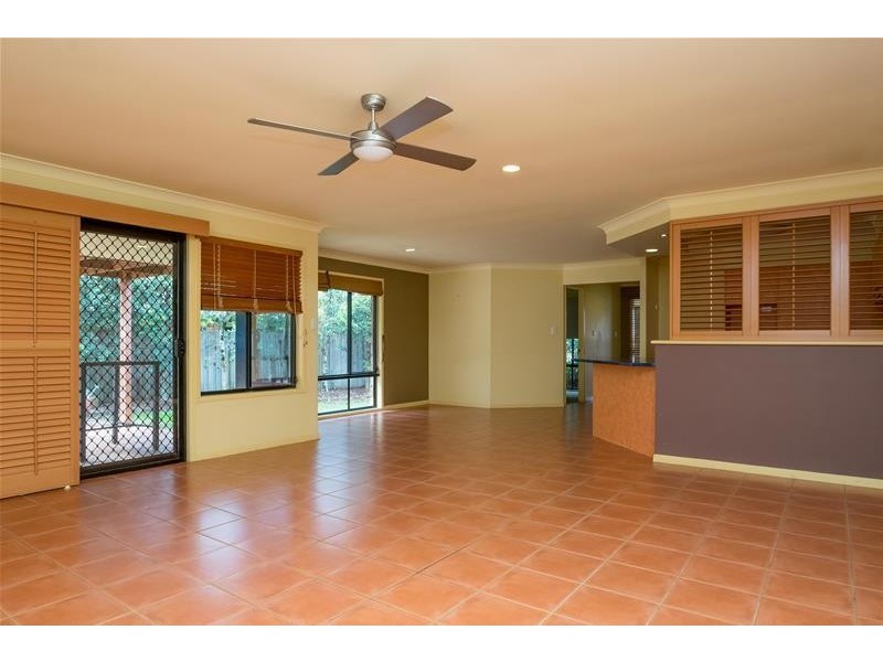 37 Northlakes Drive, Elanora QLD 4221