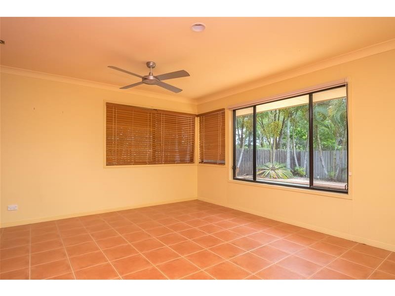 37 Northlakes Drive, Elanora QLD 4221