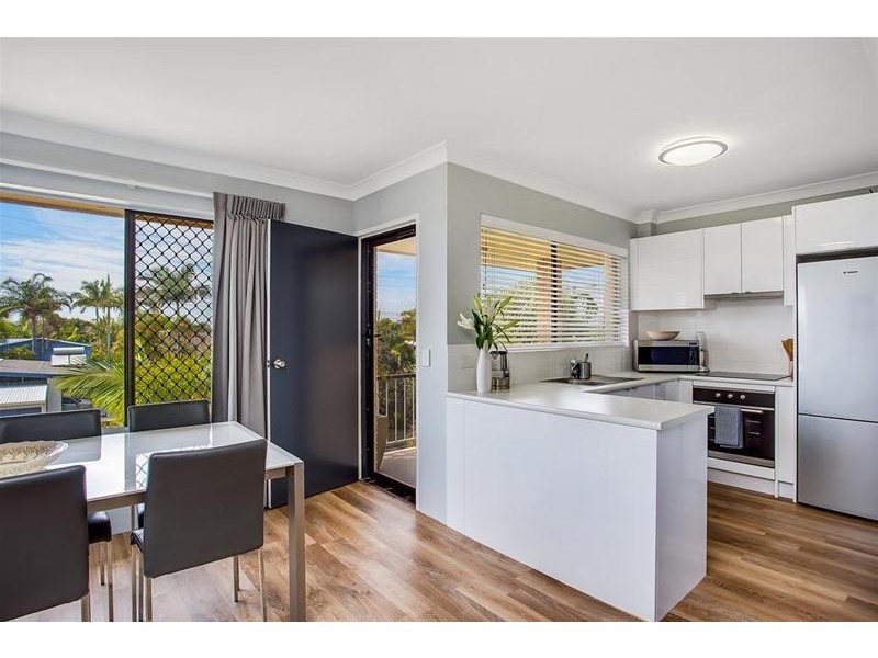 8/19 Twenty Sixth  Avenue, Palm Beach QLD 4221