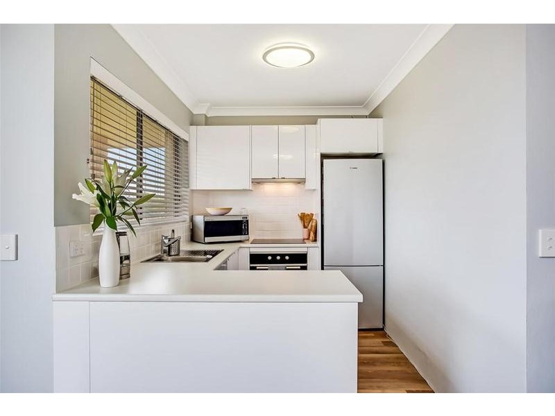 8/19 Twenty Sixth  Avenue, Palm Beach QLD 4221