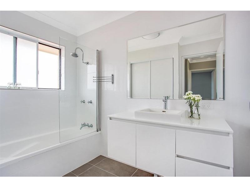 8/19 Twenty Sixth  Avenue, Palm Beach QLD 4221