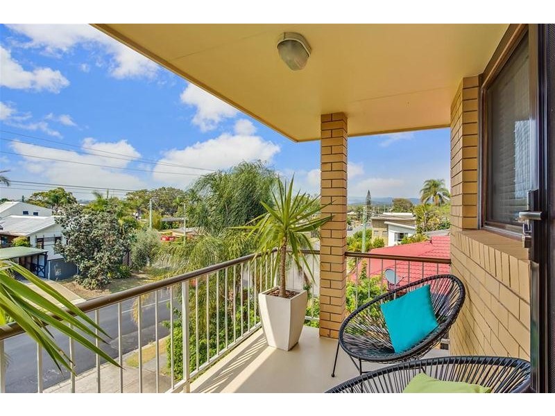 8/19 Twenty Sixth  Avenue, Palm Beach QLD 4221