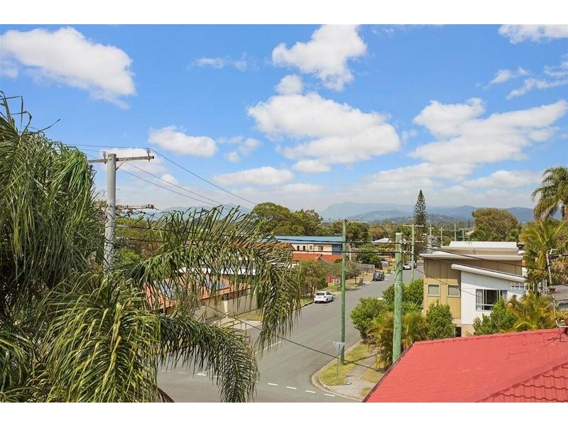 8/19 Twenty Sixth  Avenue, Palm Beach QLD 4221