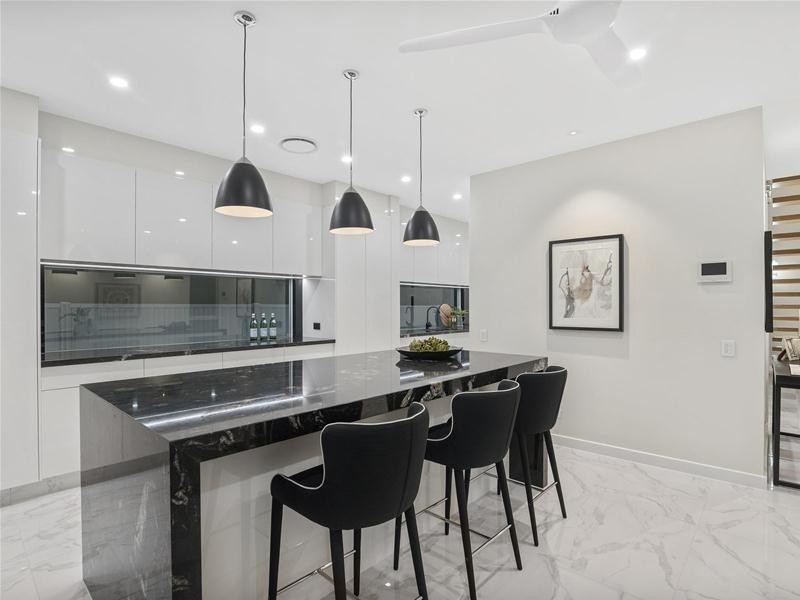 2130 Tallebudgera Drive, Palm Beach QLD 4221