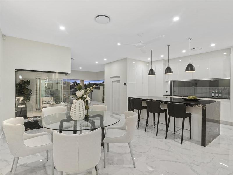 2130 Tallebudgera Drive, Palm Beach QLD 4221