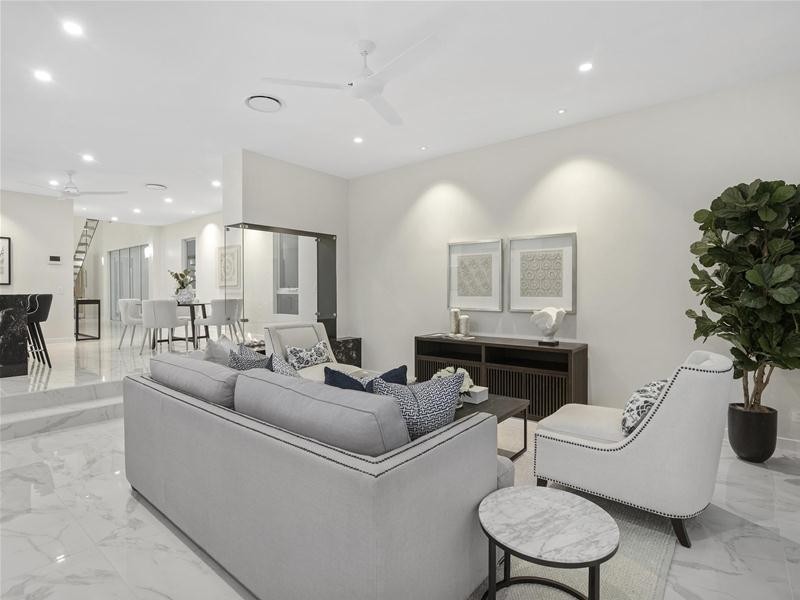 2130 Tallebudgera Drive, Palm Beach QLD 4221