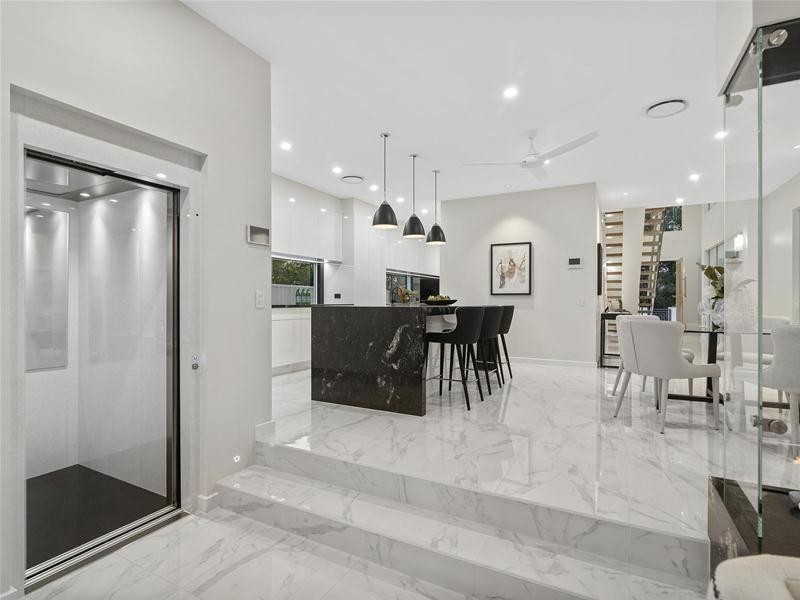 2130 Tallebudgera Drive, Palm Beach QLD 4221