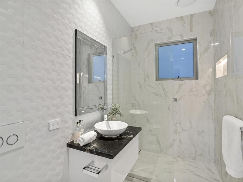 2130 Tallebudgera Drive, Palm Beach QLD 4221