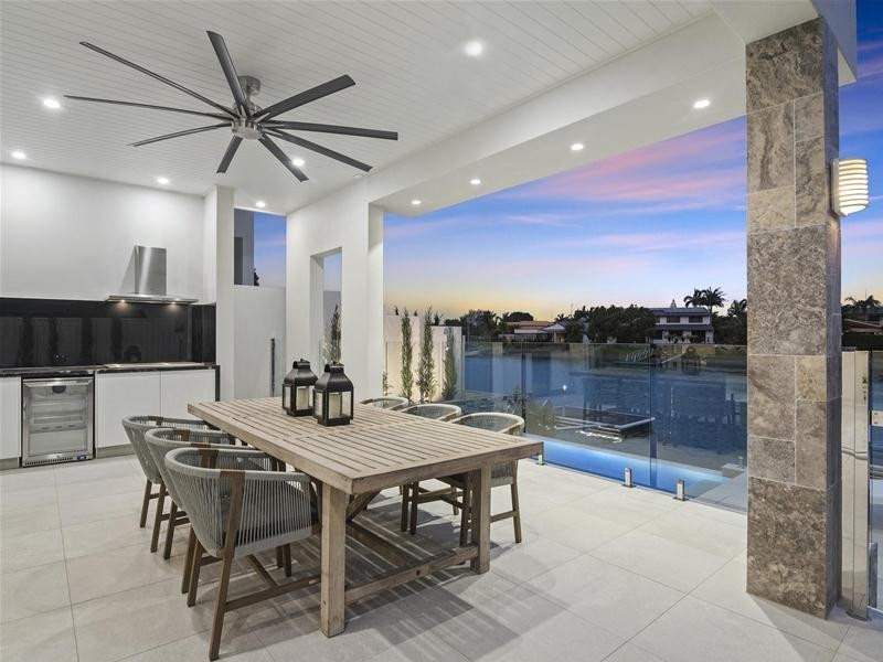 2130 Tallebudgera Drive, Palm Beach QLD 4221