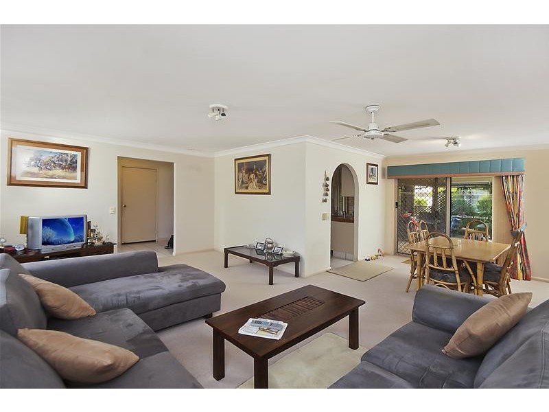 10 Agave Street, Elanora QLD 4221