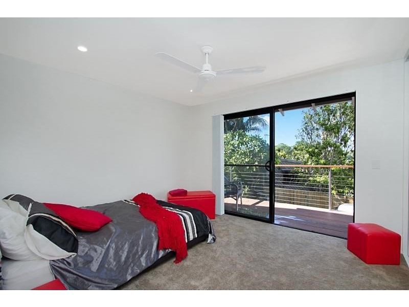 121 K P McGrath Drive, Elanora QLD 4221