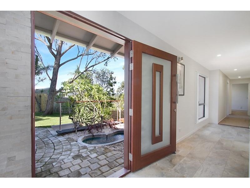 121 K P McGrath Drive, Elanora QLD 4221