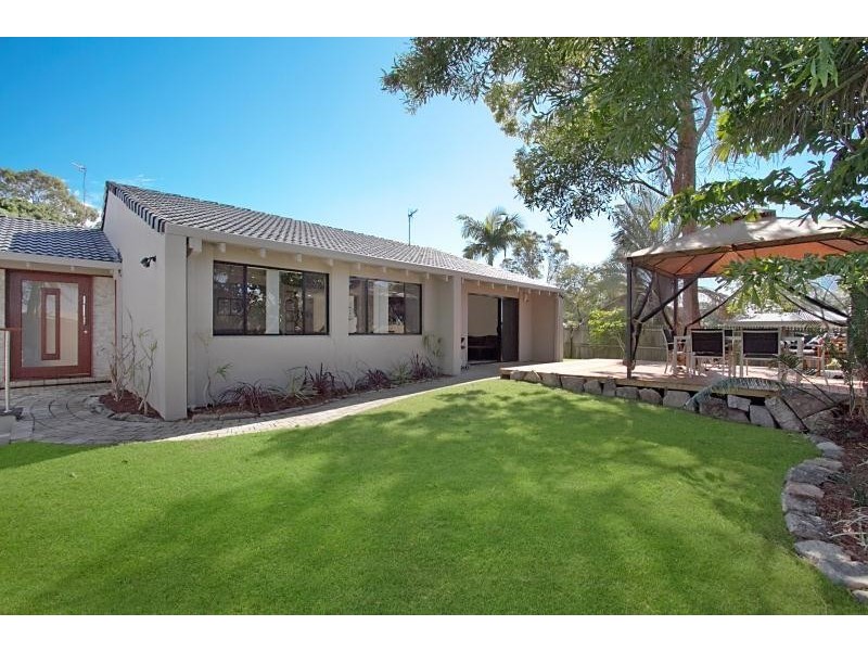 121 K P McGrath Drive, Elanora QLD 4221