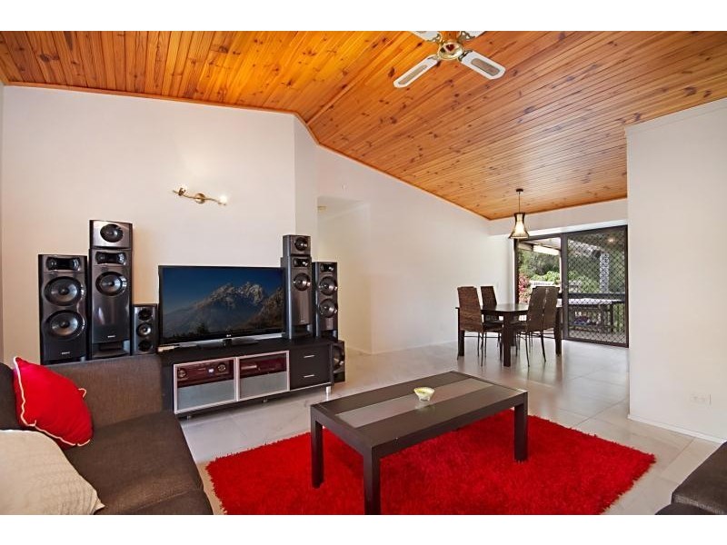 71 Avocado Street, Elanora QLD 4221