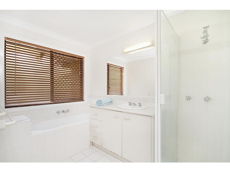 71 Avocado Street, Elanora QLD 4221