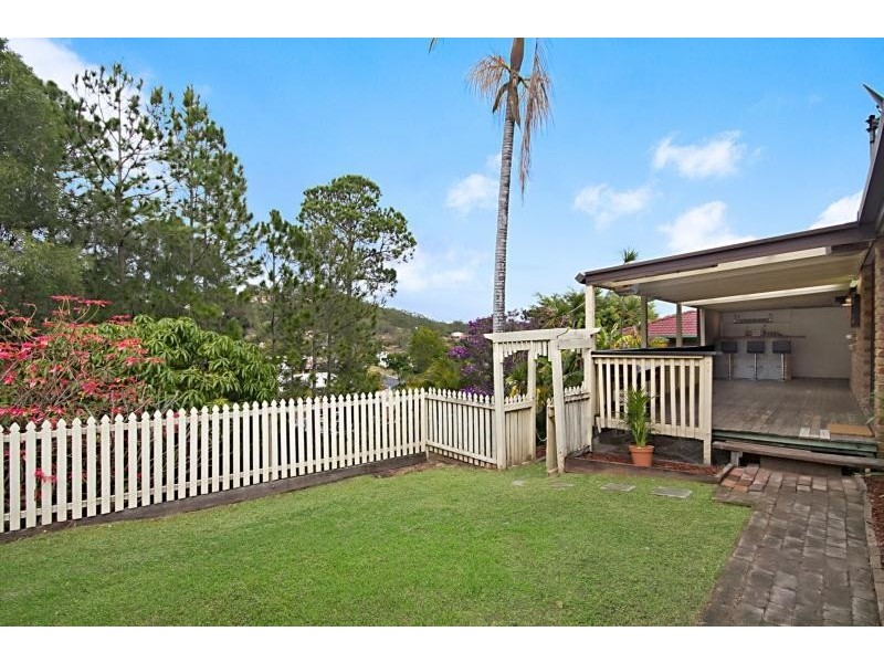 71 Avocado Street, Elanora QLD 4221