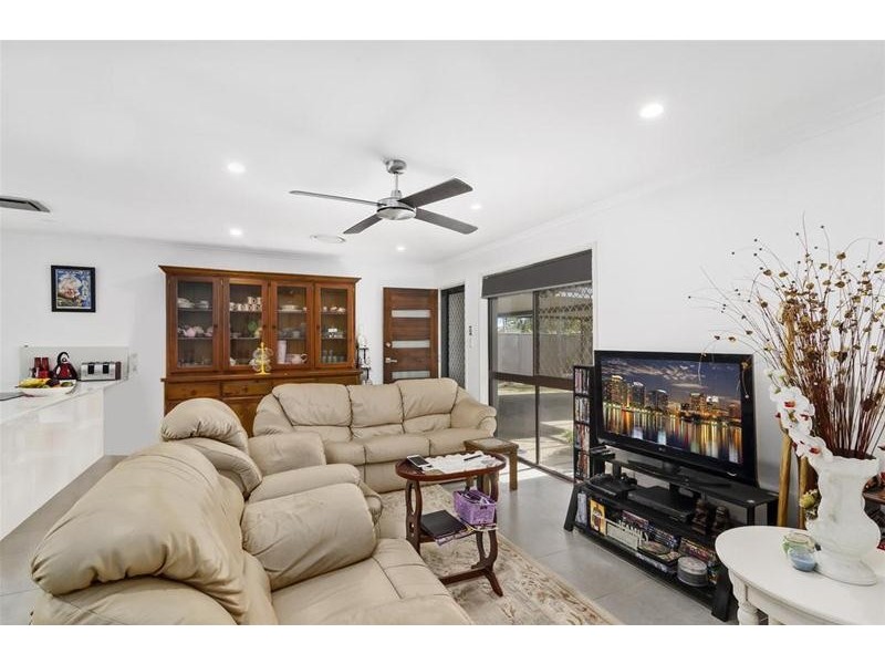 3 Amadeus Street, Elanora QLD 4221