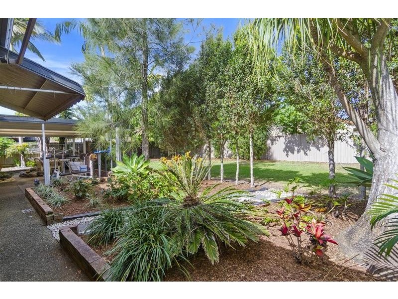 3 Amadeus Street, Elanora QLD 4221