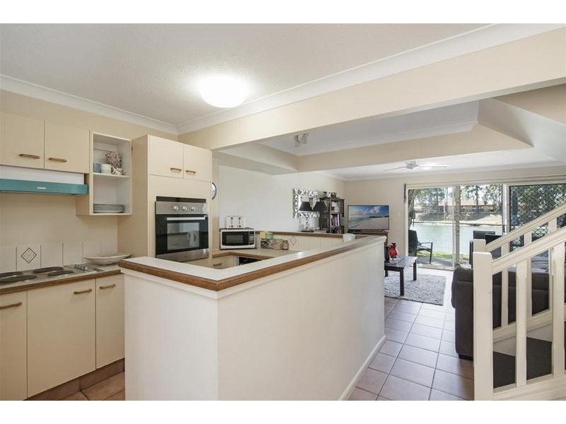 7/2-10 Coolgardie Street, Elanora QLD 4221