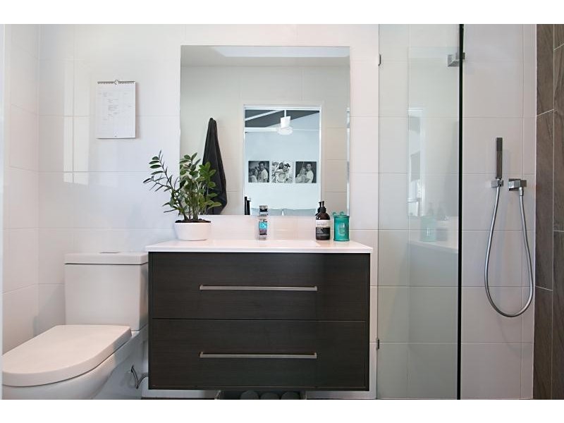 17 Crest Drive, Elanora QLD 4221