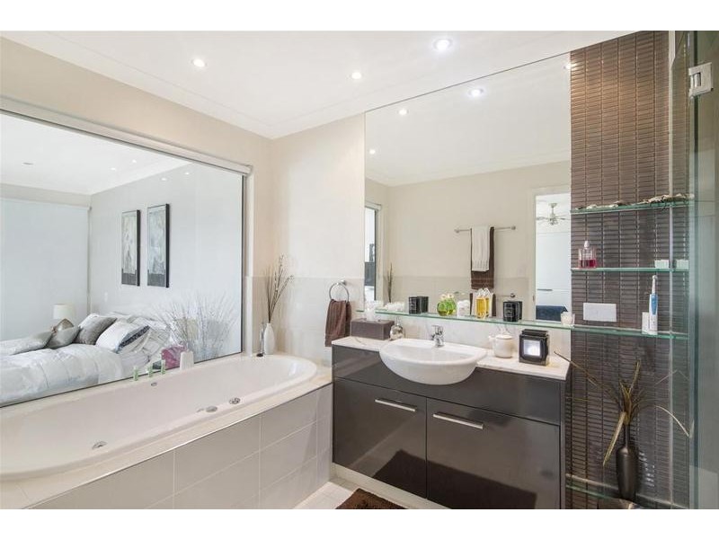 13/31 Port Peyra Crescent, Varsity Lakes QLD 4227