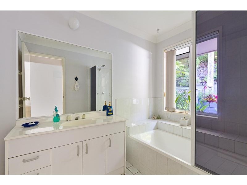 4 Wiluna Court, Elanora QLD 4221