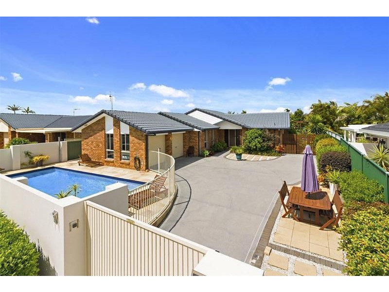 247  Nineteenth Avenue, Elanora QLD 4221