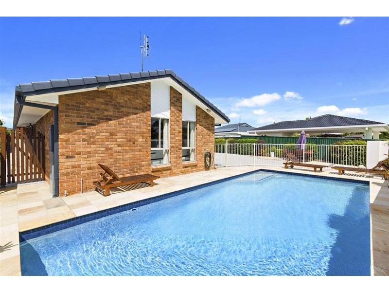 247  Nineteenth Avenue, Elanora QLD 4221