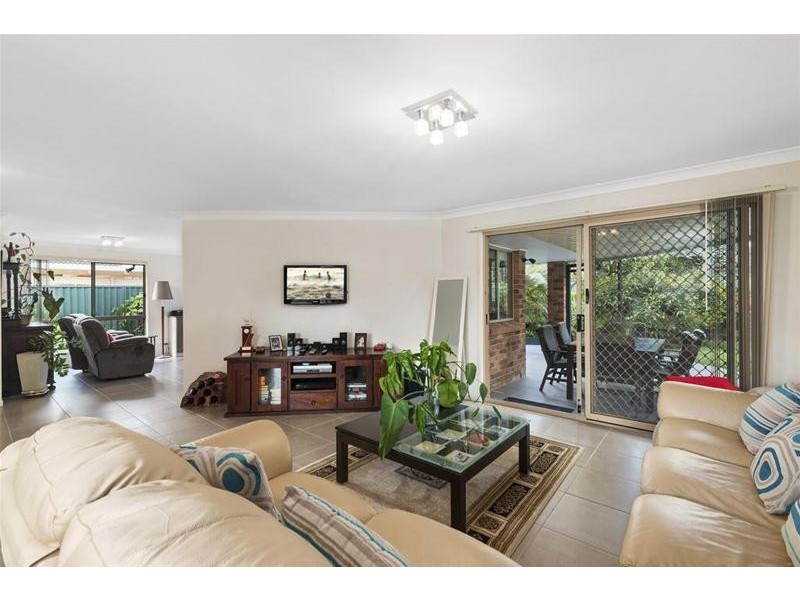 247  Nineteenth Avenue, Elanora QLD 4221