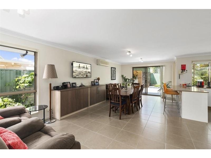 247  Nineteenth Avenue, Elanora QLD 4221