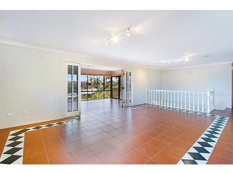 7 Sapwood Court, Elanora QLD 4221