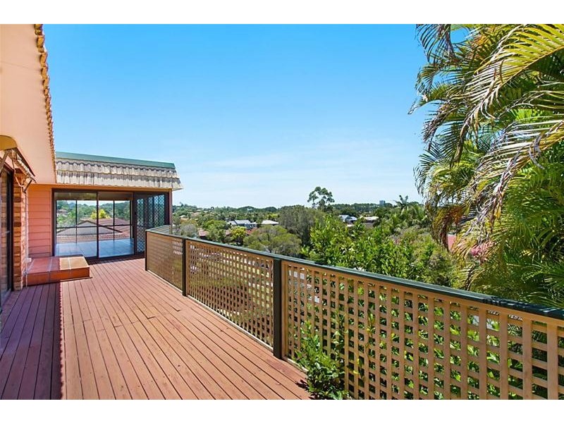 7 Sapwood Court, Elanora QLD 4221