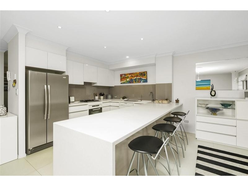 Villa 2/4 Fifteenth Avenue, Palm Beach QLD 4221