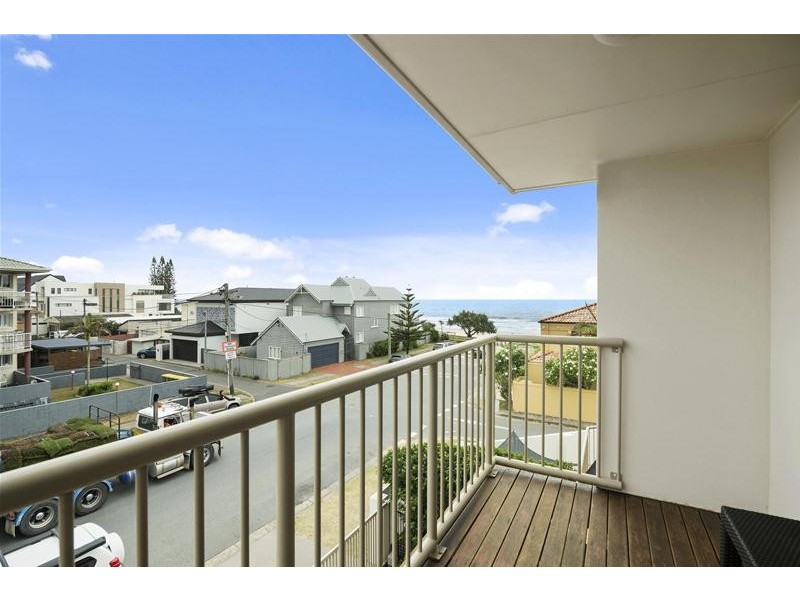 Villa 2/4 Fifteenth Avenue, Palm Beach QLD 4221