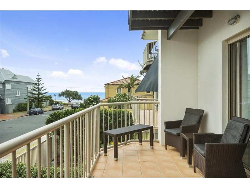 Villa 2/4 Fifteenth Avenue, Palm Beach QLD 4221