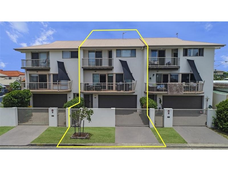 Villa 2/4 Fifteenth Avenue, Palm Beach QLD 4221