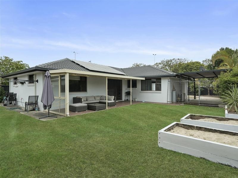 94 Nineteenth Avenue, Palm Beach QLD 4221