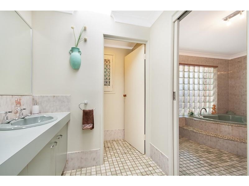 22 Heartwood Avenue, Elanora QLD 4221