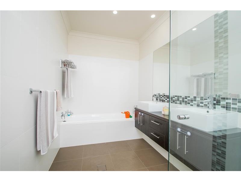 5014A Riverwood Grove, Benowa QLD 4217