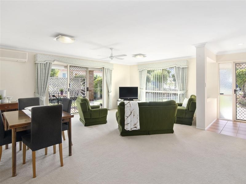 1/1 Peppertree Circuit, Robina QLD 4226