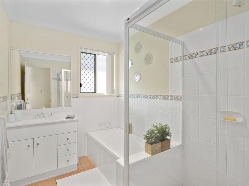 1/1 Peppertree Circuit, Robina QLD 4226